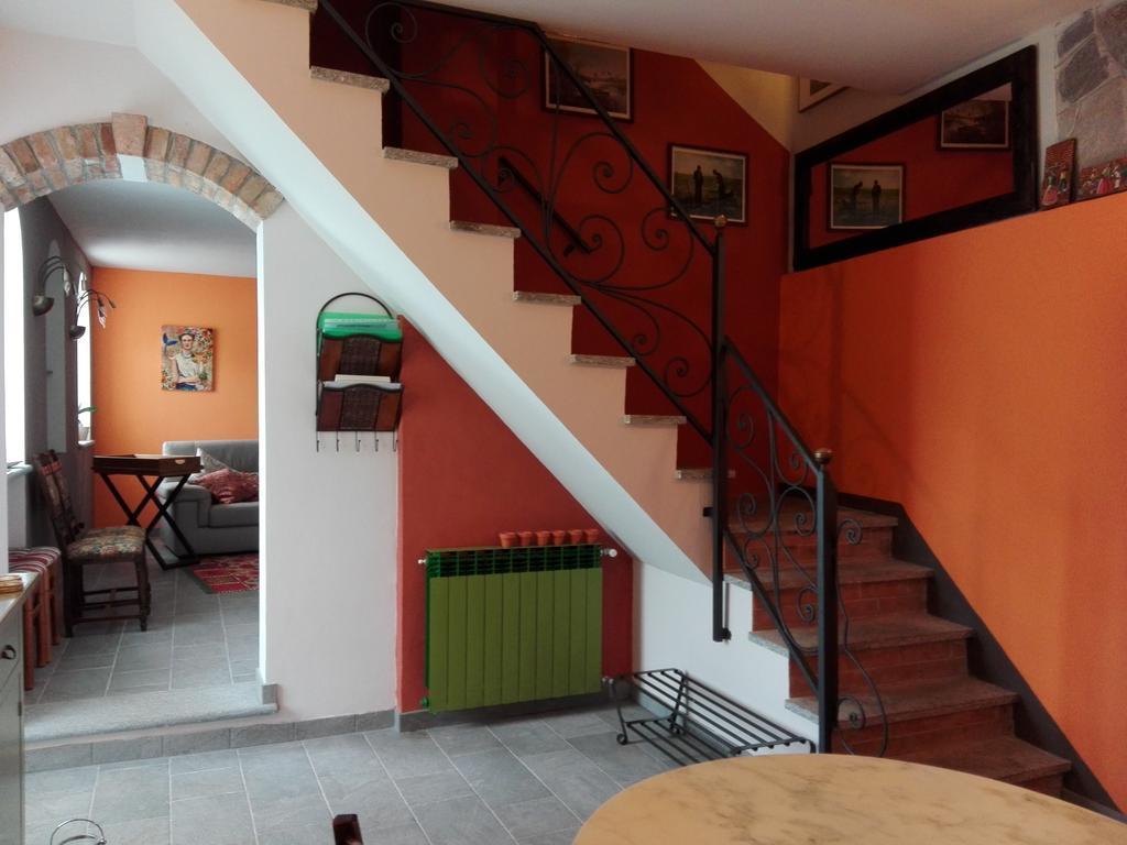 Гостевой дом Casa Badinot Диано-д'Альба Экстерьер фото